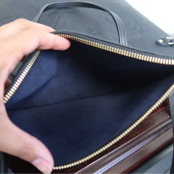 Louis Vuitton Neverfull Giant Monogram Empreinte MM in Black (Authentic) - Picture 13 of 15